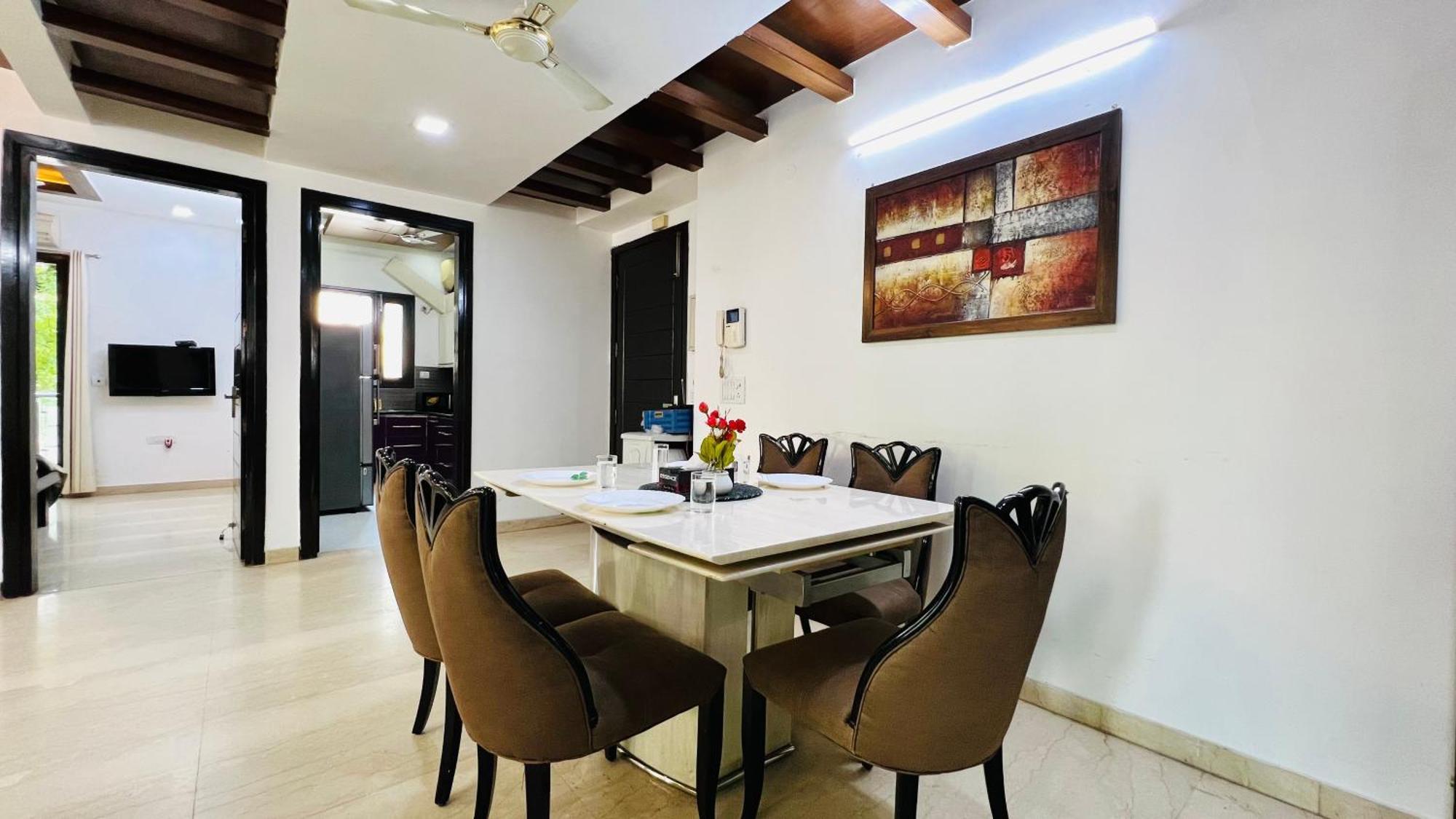 Bluo 3bhk Park, Private Garden Balcony, Lift *