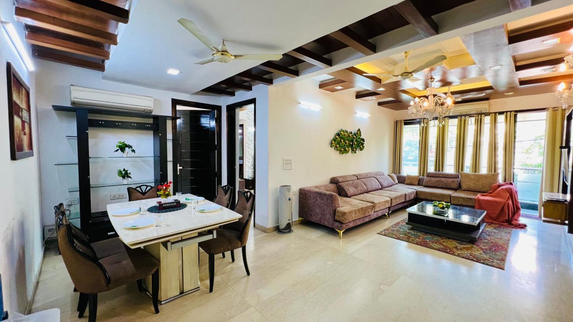 Bluo 3bhk Park, Private Garden Balcony, Lift Apartment New Delhi