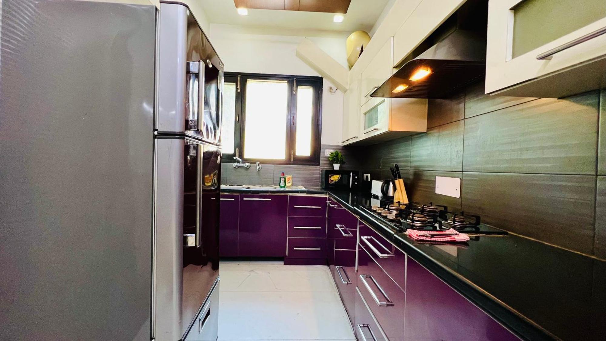 Bluo 3bhk Park, Private Garden Balcony, Lift * New Delhi